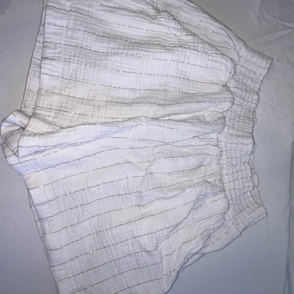 High-Waist White Textured Elastic-Waist Women’s Shorts
